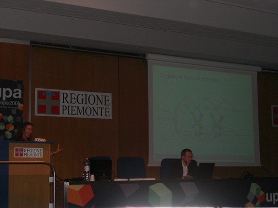 Thyra Rauch, IBM, bei Vortrag zum Thema \"Agile UCD\"