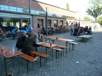 sonnige Terasse, die zum Verweilen einlädt