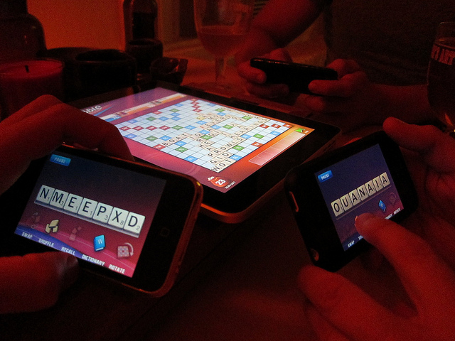Scrabble Party Play al Beispiel für Complementary Design